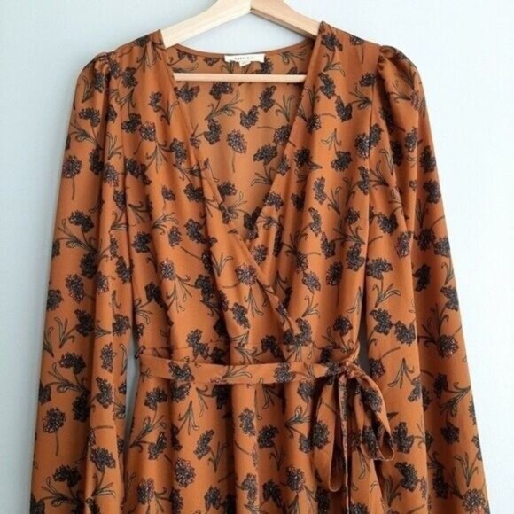 GILLI / Flowy Lightweight Surplice Floral Dress w/ Tie Belt Tan Brown Sz M - Picture 3 of 12